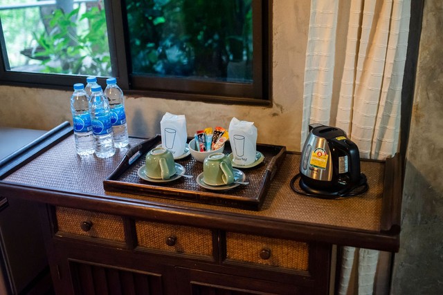 Hot Coffee Guest House and Resort, Ban Mae Na Chon - Rustic Furniture